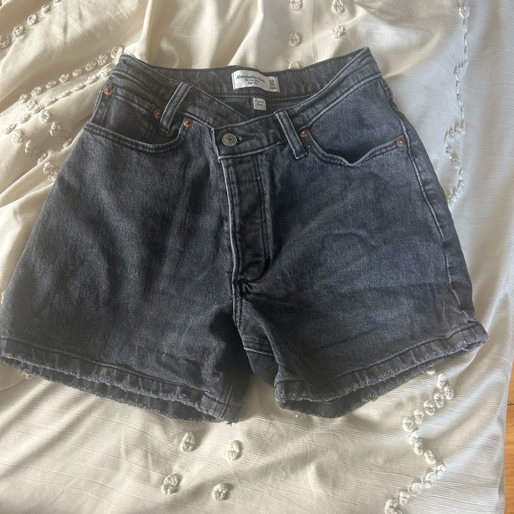 Like new, Abercrombie and Fitch shorts!!